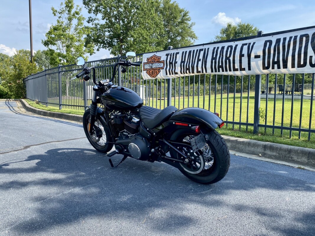 2018 Harley-Davidson Street Bob Vivid Black - Photo 4
