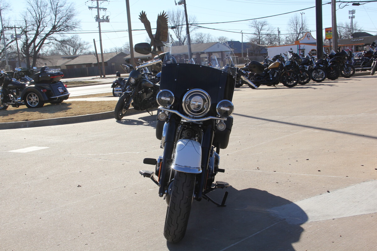2025 Harley-Davidson Heritage Classic White Onyx w/Laced Wheels - Photo 8