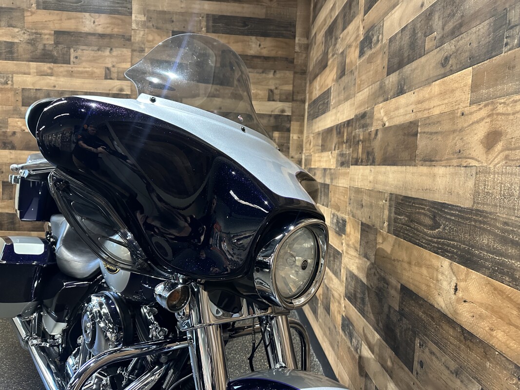 2009 Harley-Davidson Street Glide Big Purple Flake / Brilliant Silver FLHX - Photo 4