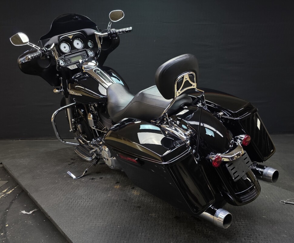 Harley-Davidson Street Glide 2011 FLHX BLACK - Photo 6