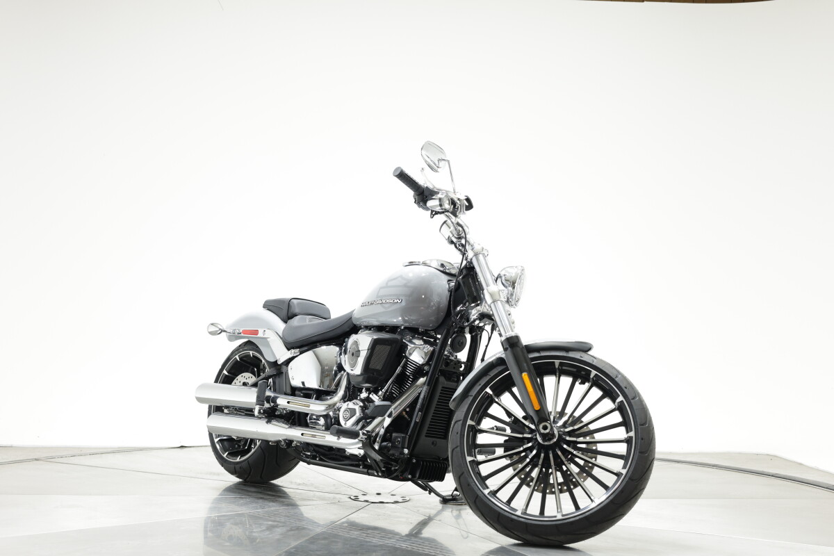 2025 Harley-Davidson FXBR Softail Breakout 117 in Billiard Gray with 10 miles - Photo 3