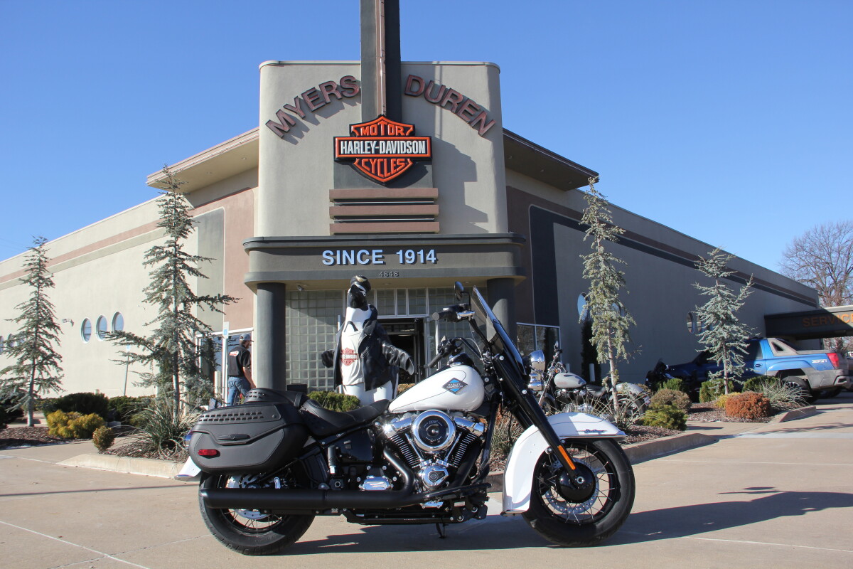 2025 Harley-Davidson Heritage Classic White Onyx w/Laced Wheels