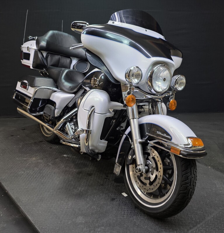 Harley-Davidson Electra Glide Ultra Classic 2008 FLHTCU WHITE - Photo 3