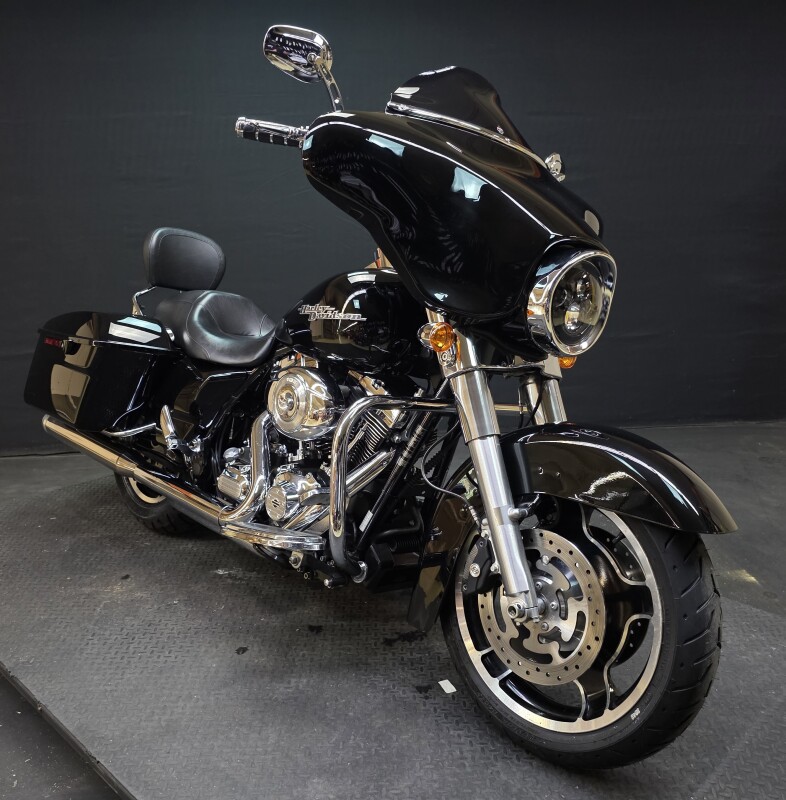 Harley-Davidson Street Glide 2011 FLHX BLACK - Photo 2