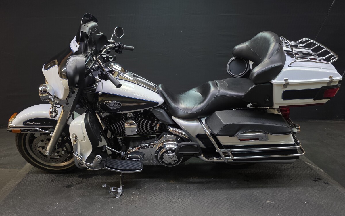 Harley-Davidson Electra Glide Ultra Classic 2008 FLHTCU WHITE - Photo 6