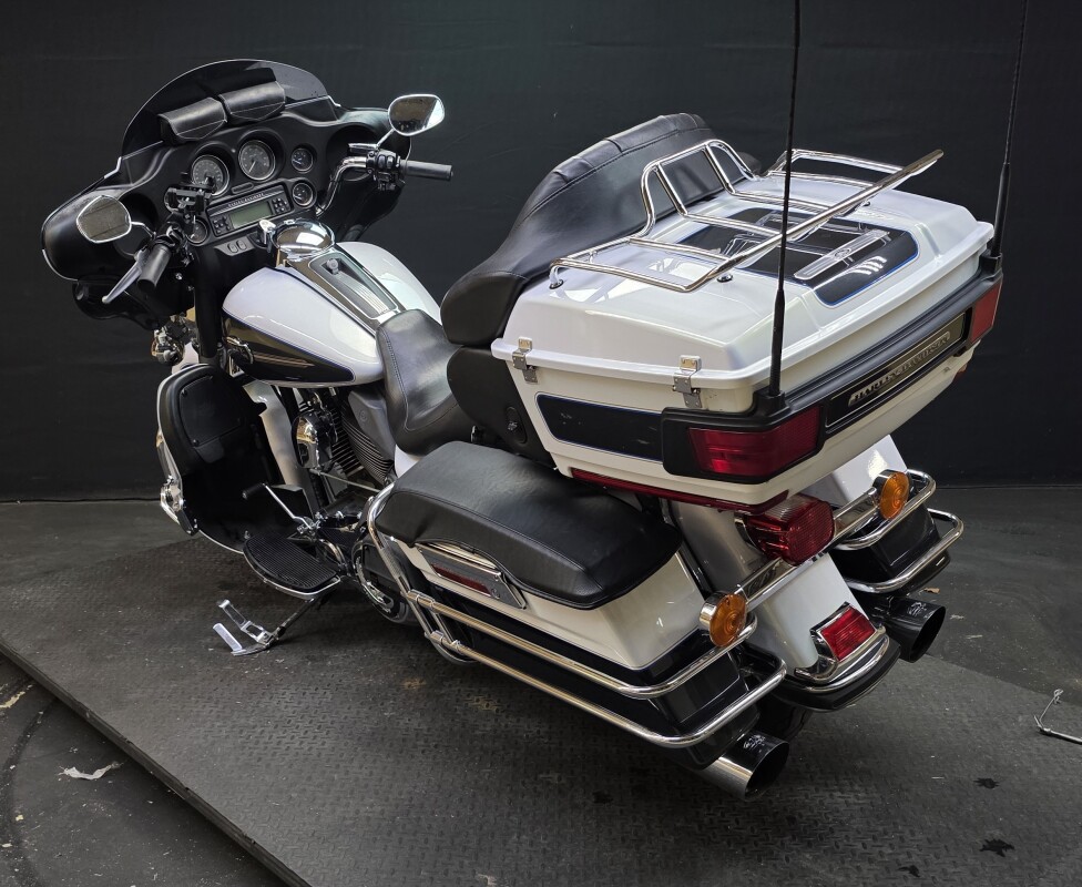 Harley-Davidson Electra Glide Ultra Classic 2008 FLHTCU WHITE - Photo 5