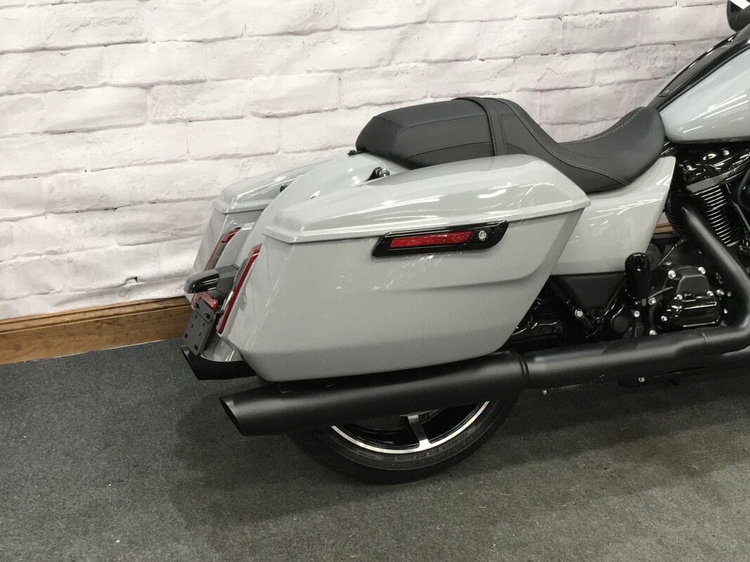 2025 Harley-Davidson Road Glide Billiard Gray - Black Finish FLTRX - Photo 2