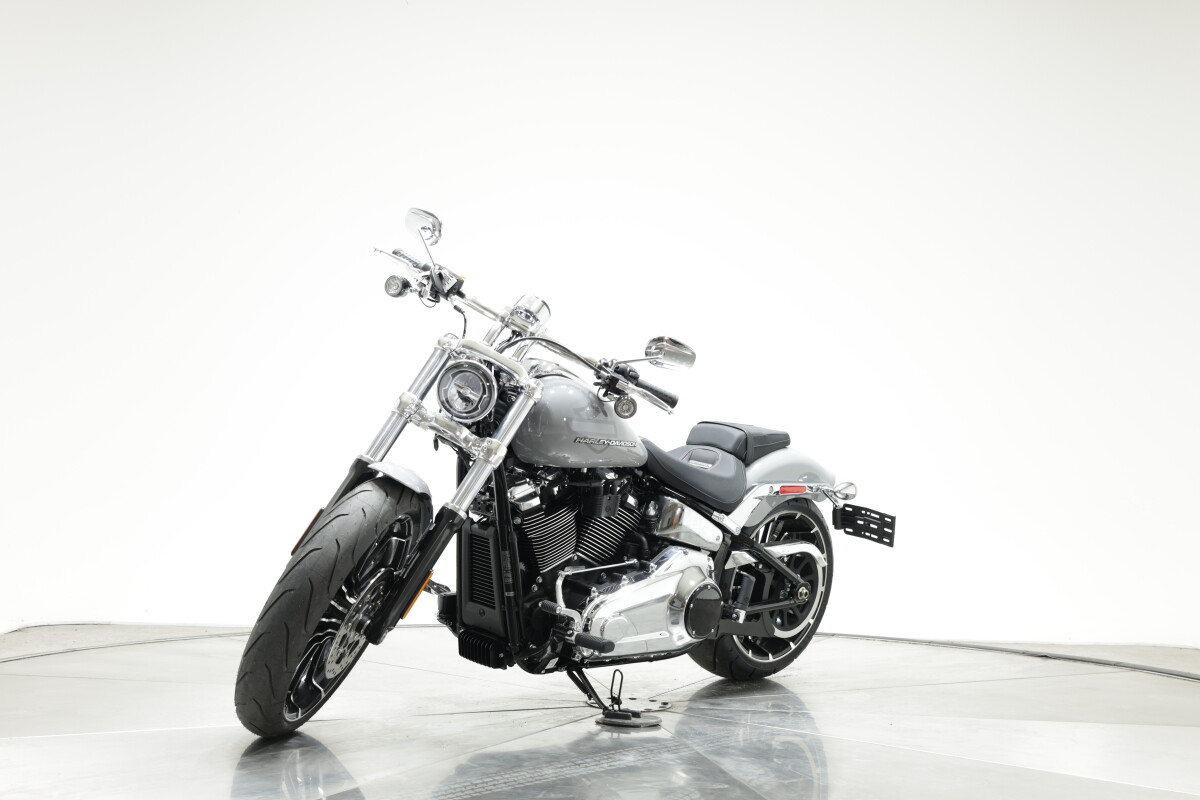 2025 Harley-Davidson FXBR Softail Breakout 117 in Billiard Gray with 10 miles - Photo 8