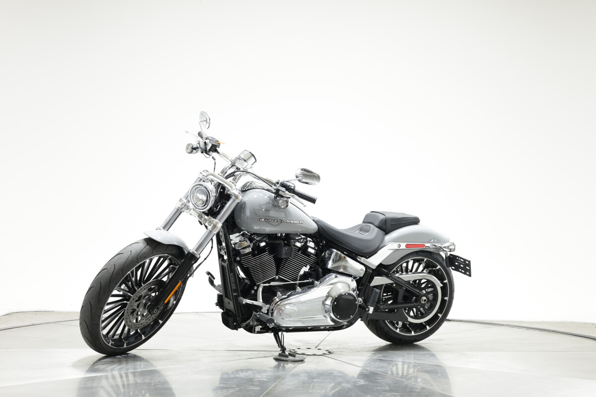 2025 Harley-Davidson FXBR Softail Breakout 117 in Billiard Gray with 10 miles - Photo 9