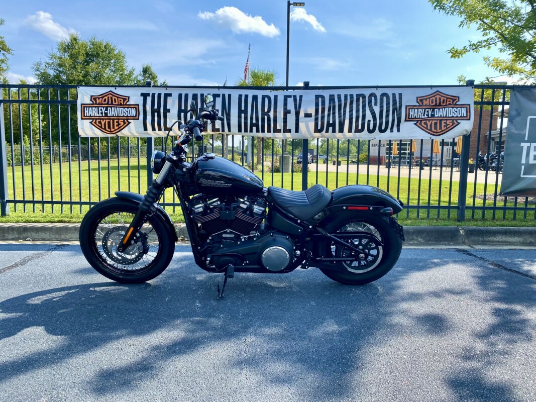 2018 Harley-Davidson Street Bob Vivid Black - Photo 2