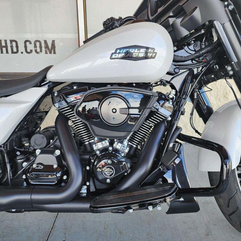 2025 Harley-Davidson Street Glide | Premium Touring Motorcycle - Photo 5
