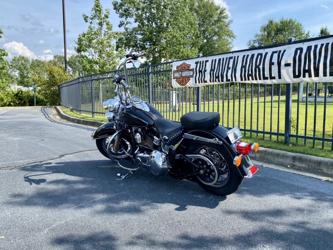 2015 Harley-Davidson Heritage Softail Classic Vivid Black - Photo 4
