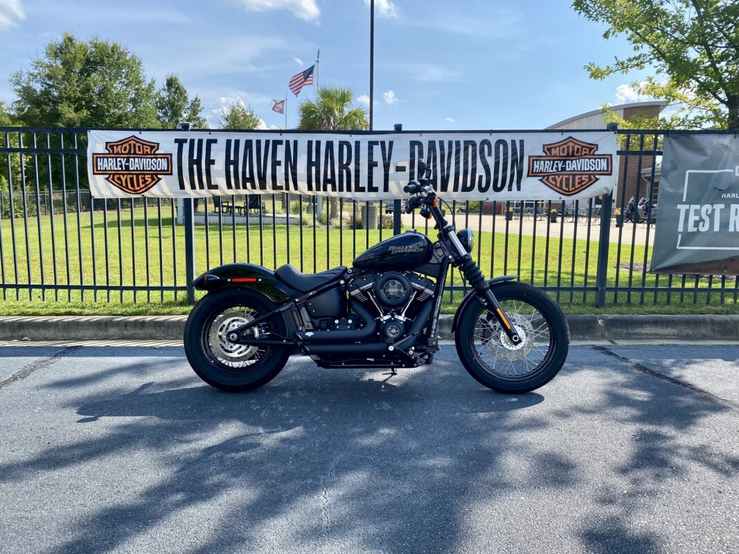 2018 Harley-Davidson Street Bob Vivid Black