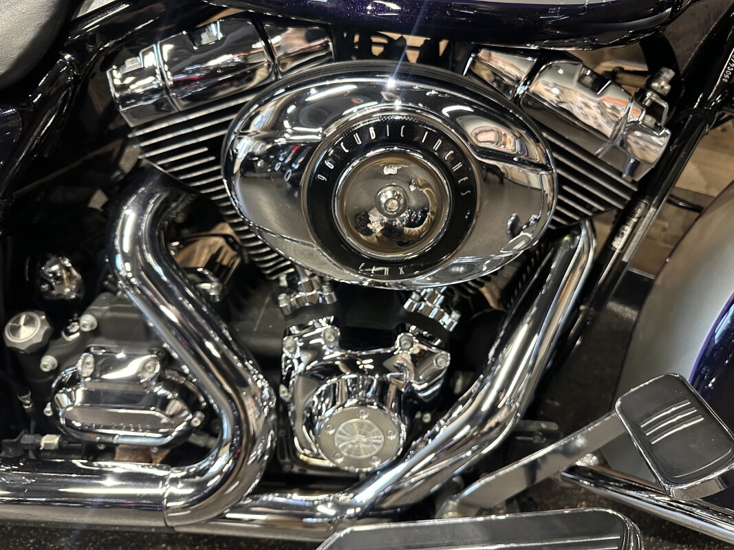2009 Harley-Davidson Street Glide Big Purple Flake / Brilliant Silver FLHX - Photo 8