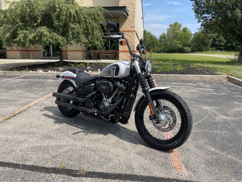 2021 Harley-Davidson® Street Bob® 114 Stone Washed White Pearl