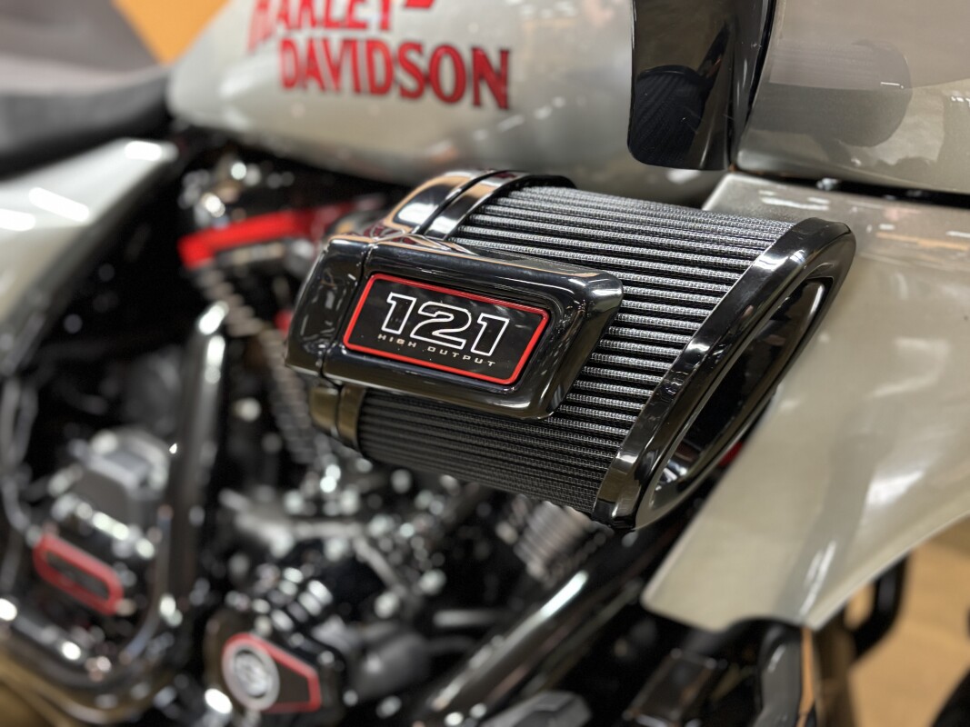 FLTRXSTSE 2025 CVO Road Glide ST - Photo 7