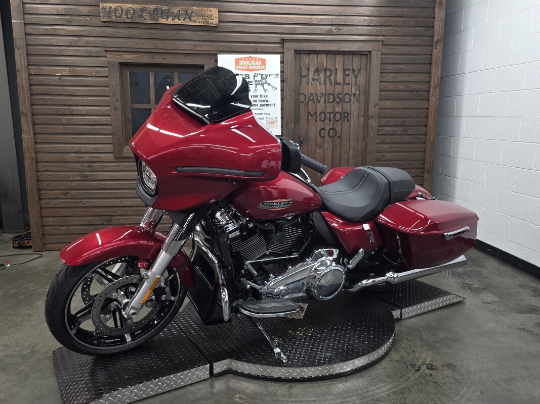 2025 Harley-Davidson Street Glide BRILLIANT RED/CHROME TRIM - Photo 5