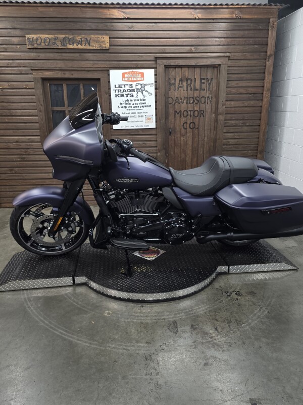 2025 Harley-Davidson Street Glide PRPL ABYSS DNM/BLACK TRIM - Photo 5