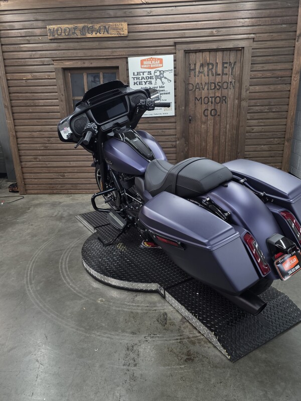 2025 Harley-Davidson Street Glide PRPL ABYSS DNM/BLACK TRIM - Photo 4