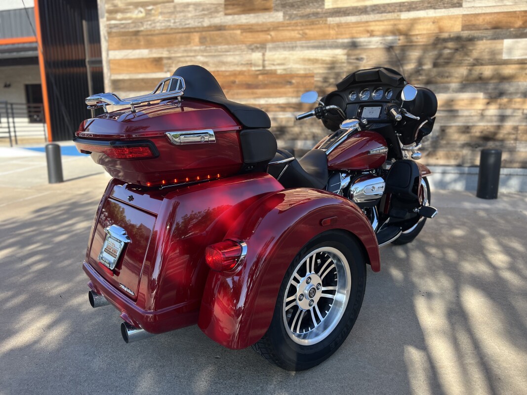 2021 Harley-Davidson Tri Glide Ultra Billiard Red - Photo 8