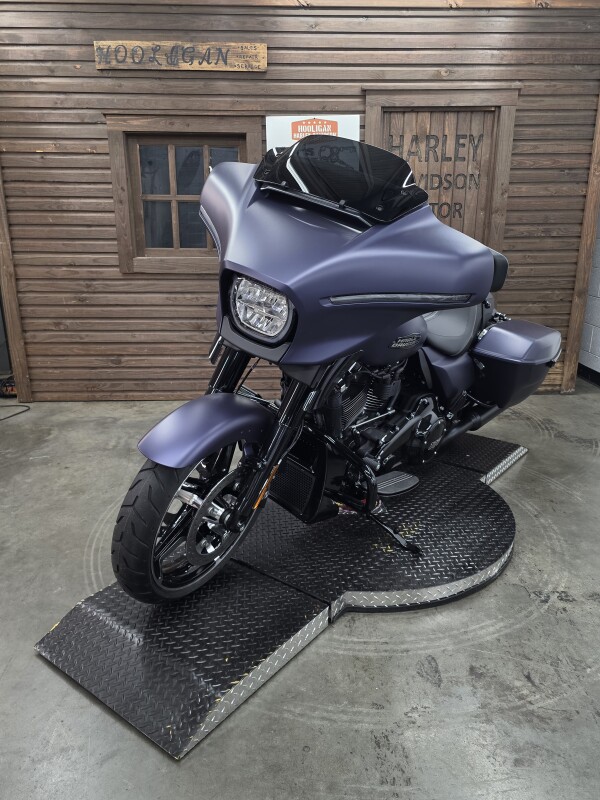 2025 Harley-Davidson Street Glide PRPL ABYSS DNM/BLACK TRIM - Photo 6