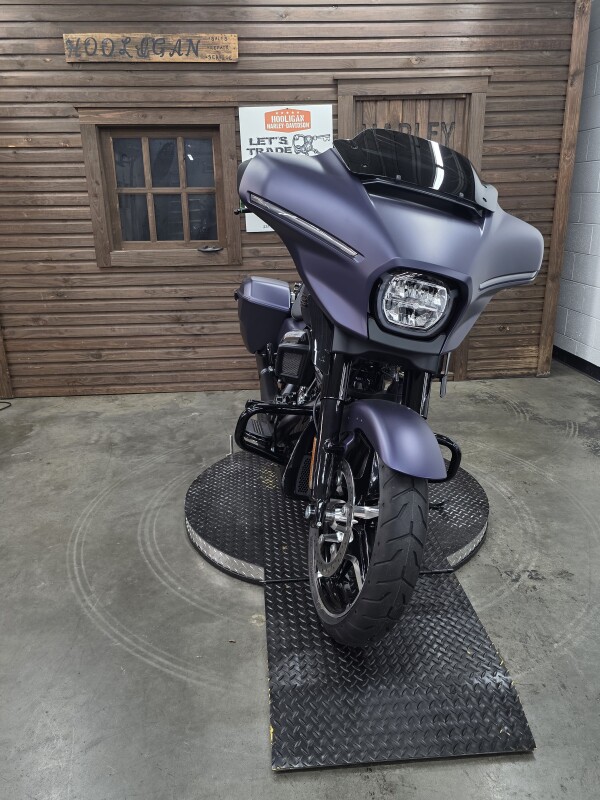 2025 Harley-Davidson Street Glide PRPL ABYSS DNM/BLACK TRIM - Photo 7