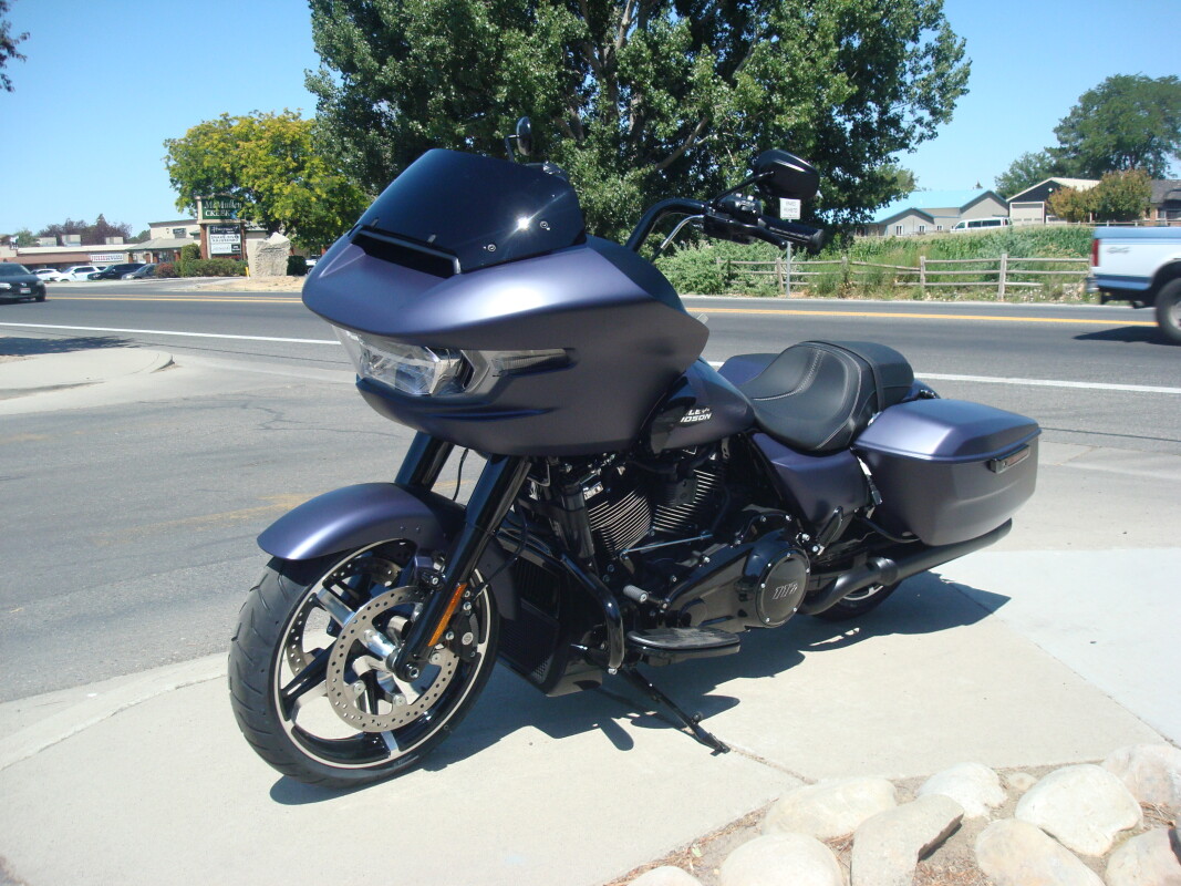 2025 Harley-Davidson Road Glide Purple Abyss Denim - Black Finish - Photo 3