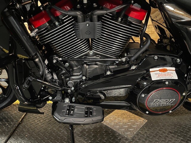 Harley-Davidson CVO Road Glide ST 2025 FLTRXSTSE HOT LAP - Photo 9
