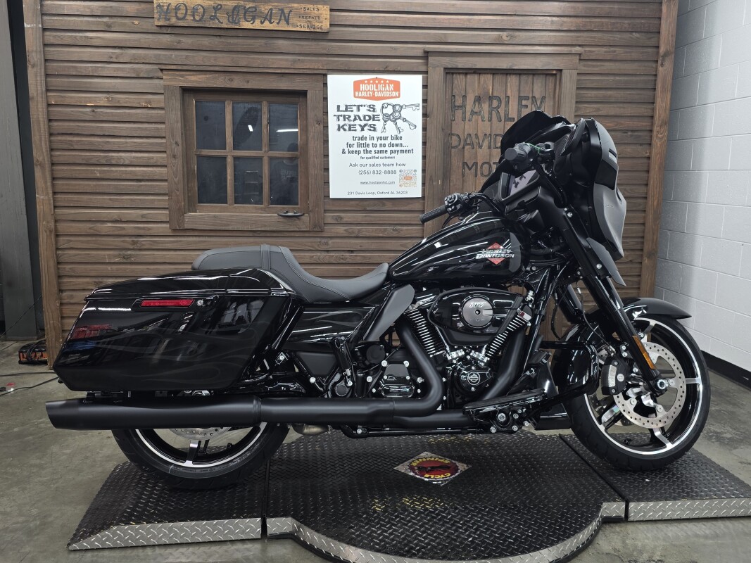 2025 Harley-Davidson Street Glide MDNGHT FIRSTORM/BLK TRIM