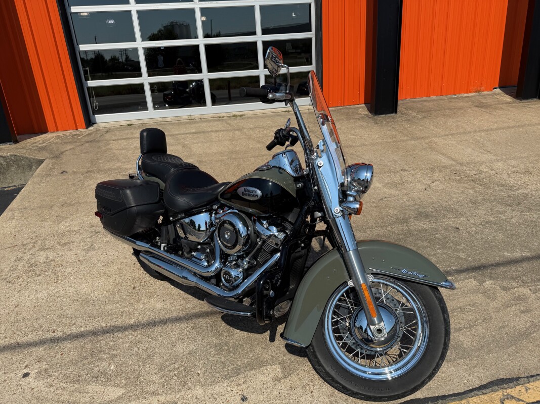 2021 Harley-Davidson Heritage Classic 107 Deadwood Green/Vivid Black