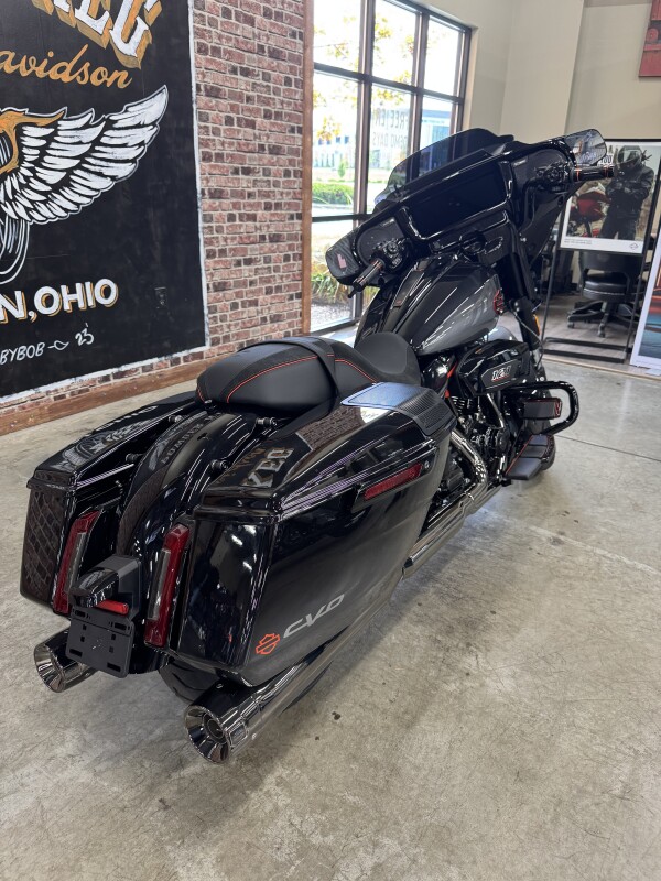 2025 Harley-Davidson CVO Street Glide FLHXSE - Photo 7