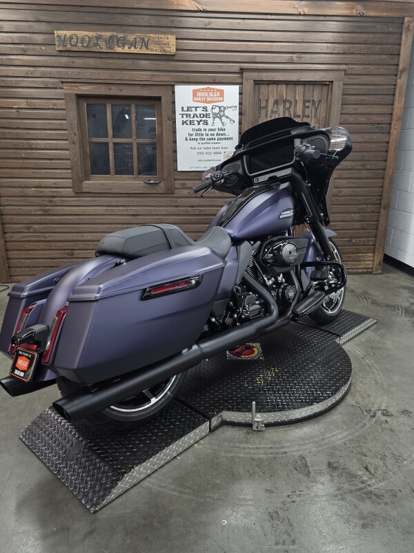 2025 Harley-Davidson Street Glide PRPL ABYSS DNM/BLACK TRIM - Photo 2