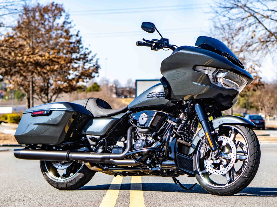 FLTRX 2025 Road Glide - Photo 2
