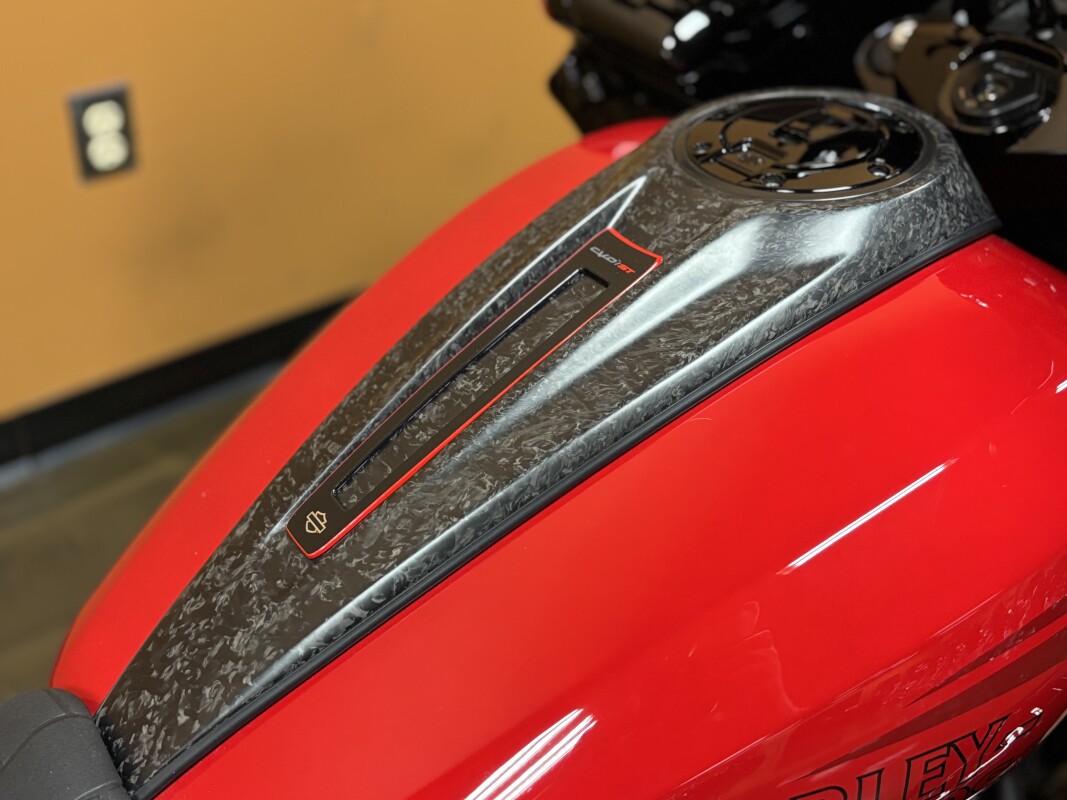 FLTRXSTSE 2025 CVO Road Glide ST - Photo 5