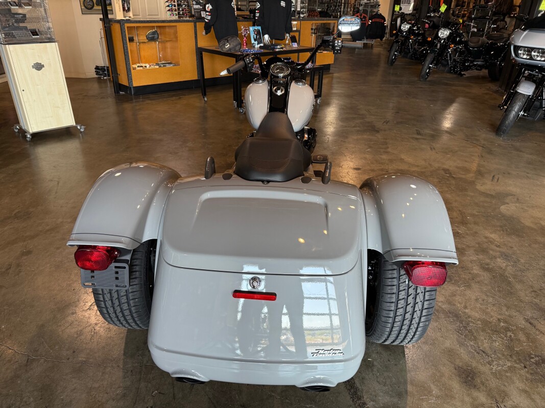 2024 Harley-Davidson Freewheeler Billiard Gray - Photo 5
