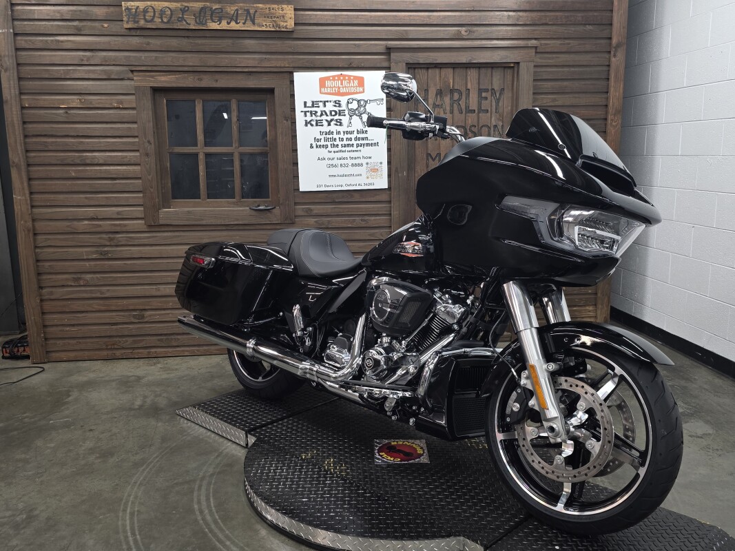 2025 Harley-Davidson Road Glide VIVID BLACK/CHROME TRIM - Photo 7