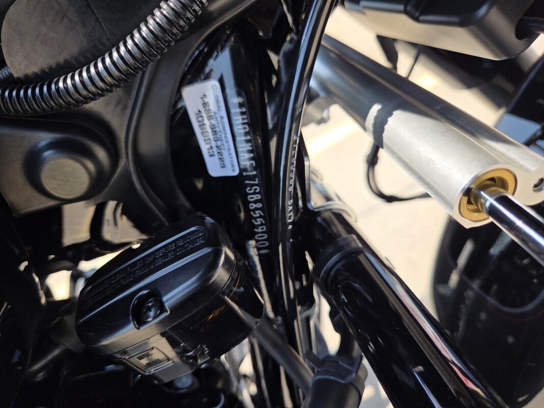 FLHTCUTG 2025 Tri Glide Ultra - Photo 3