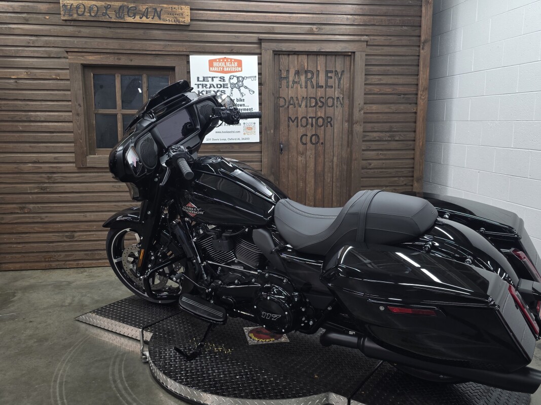 2025 Harley-Davidson Street Glide MDNGHT FIRSTORM/BLK TRIM - Photo 4