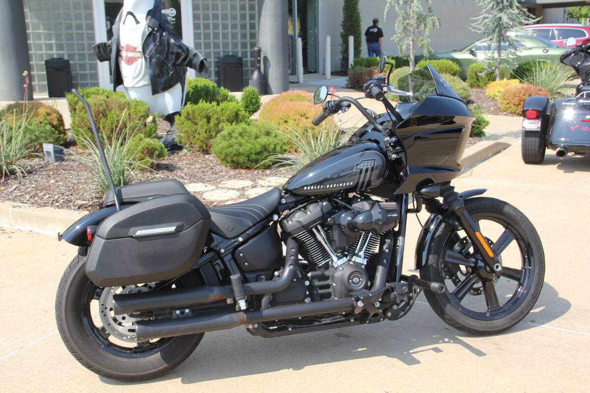 2024 Harley-Davidson Street Bob 114 Vivid Black - Photo 5