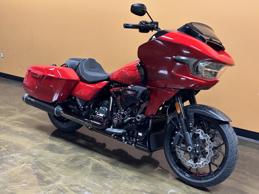 FLTRXSTSE 2025 CVO Road Glide ST - Photo 2