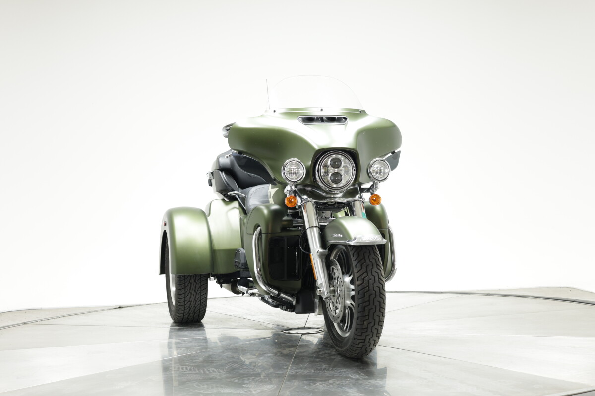 2022 Harley-Davidson FLHTCUTG Tri-Glide, Enthusiast Collection with only 1280 miles - Photo 6