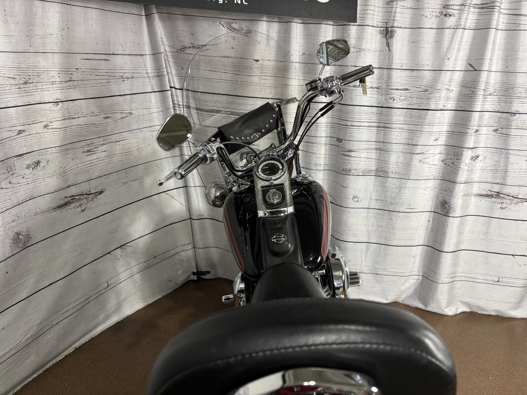 2005 Harley-Davidson Heritage Softail Classic - Photo 9