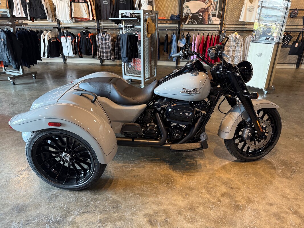 2024 Harley-Davidson Freewheeler Billiard Gray