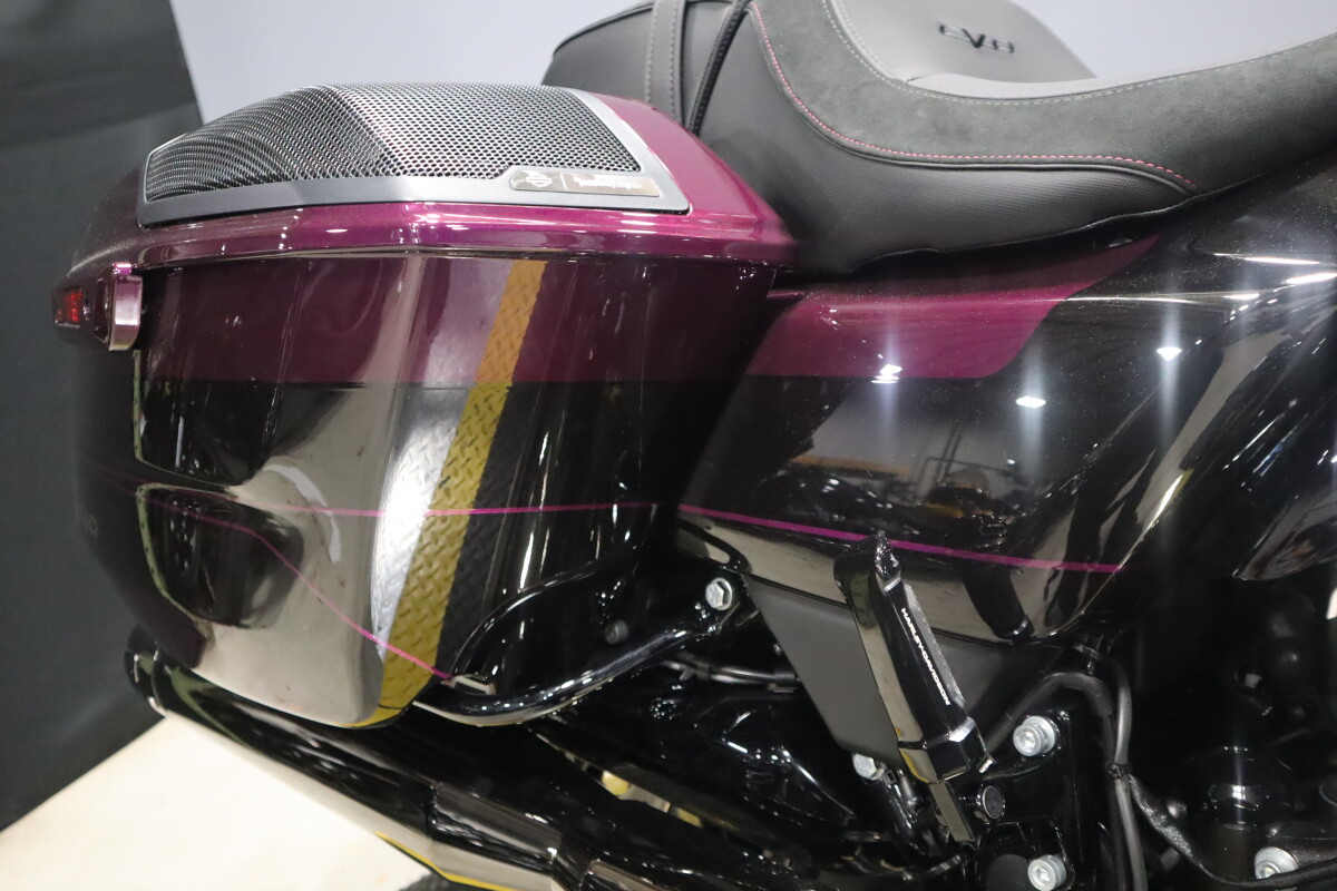 2025 Harley-Davidson® CVO™ Street Glide™ FLHXSE, photo 19