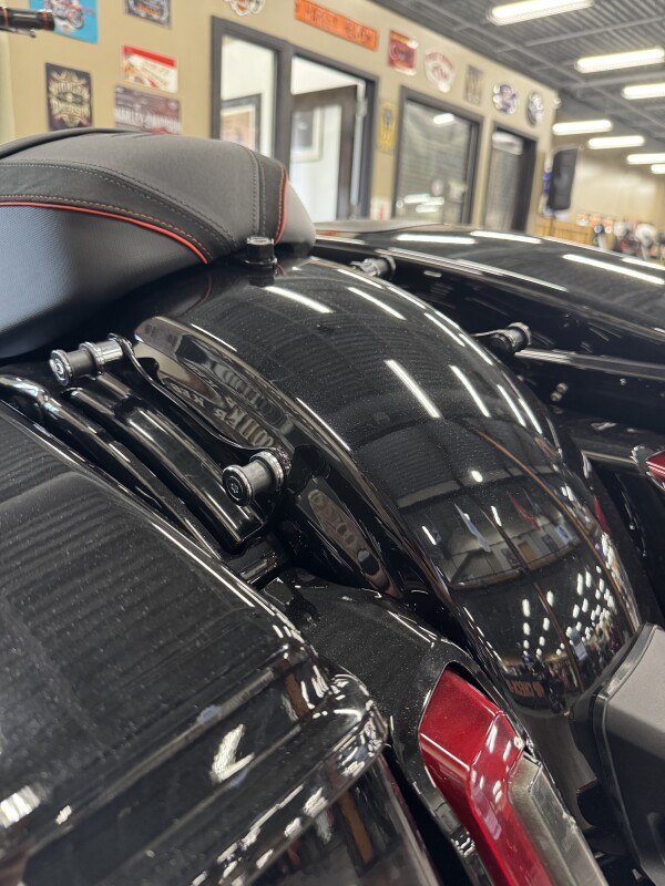 2025 Harley-Davidson CVO Street Glide FLHXSE - Photo 8