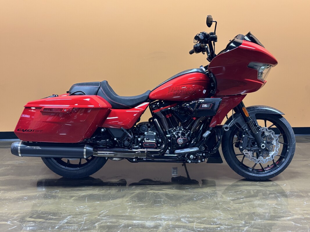 FLTRXSTSE 2025 CVO Road Glide ST