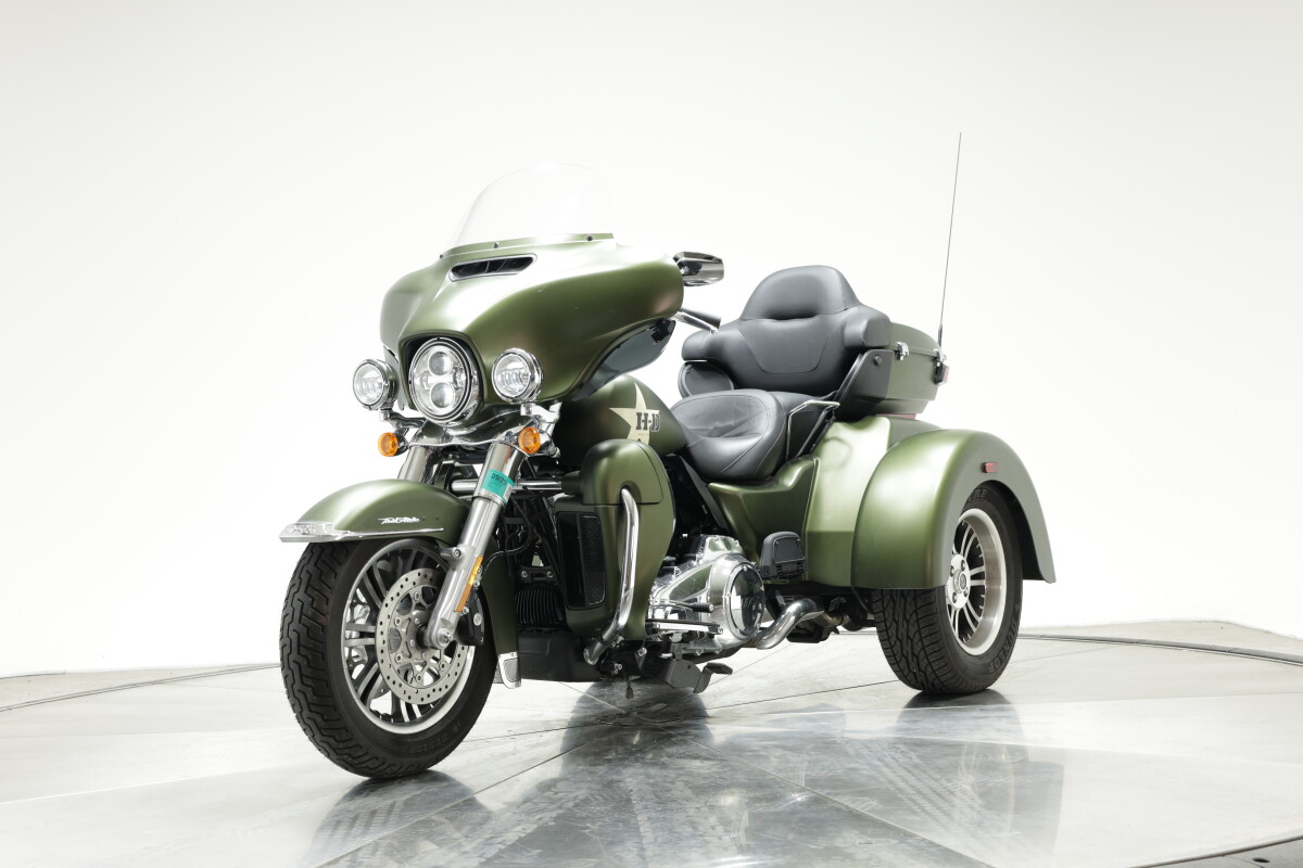2022 Harley-Davidson FLHTCUTG Tri-Glide, Enthusiast Collection with only 1280 miles - Photo 9