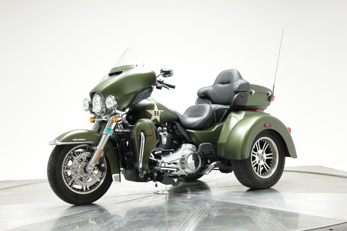 2022 Harley-Davidson FLHTCUTG Tri-Glide, Enthusiast Collection with only 1280 miles - Photo 10