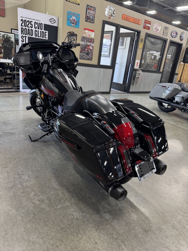 2025 Harley-Davidson CVO Road Glide ST FLTRXSTSE - Photo 9