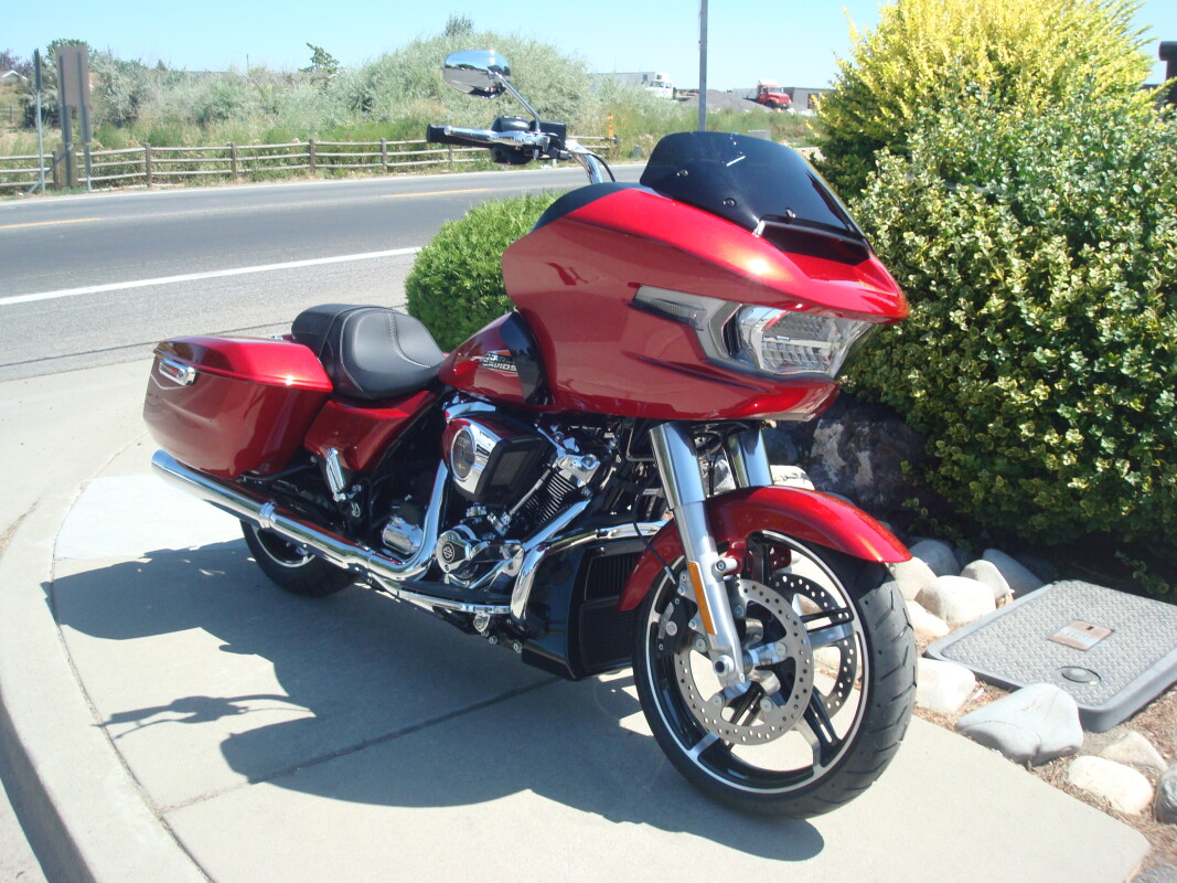 2025 Harley-Davidson Road Glide Brilliant Red